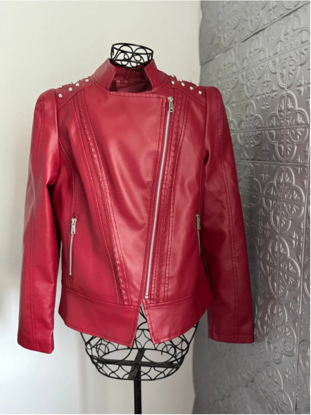 Boutique silver cooored
